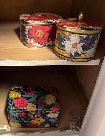 2x Vintage blikje met bloempatroon / Cote D'ore beschikbaar voor biedingen