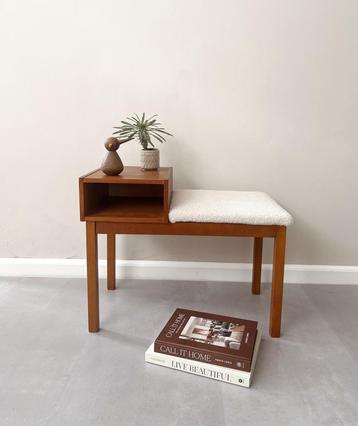 Vintage teakhouten bijzettafeltje, jaren 60 beschikbaar voor biedingen
