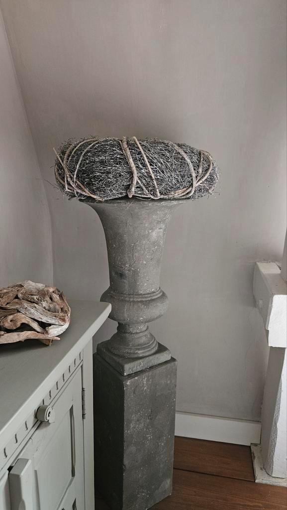 2 Zuilen met vazen te koop (zonder krans), Huis en Inrichting, Woonaccessoires | Zuilen en Pilaren, Zo goed als nieuw, Ophalen