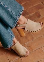 Prachtige sandalen/klompjes ‘Dakota’ van Sezane, Kleding | Dames, Schoenen, Verzenden, Zo goed als nieuw, Beige, Sandalen of Muiltjes