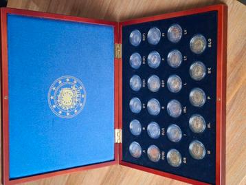 Complete set €2 "30 jaar europese vlag" in cassette beschikbaar voor biedingen