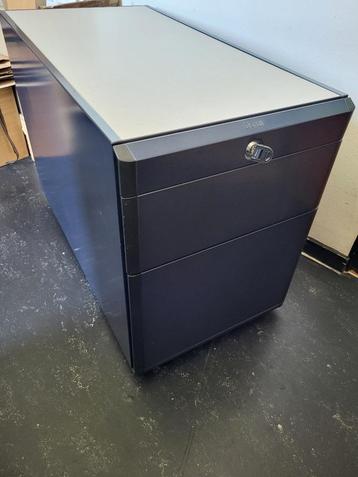 Gispen. Ladenblok 2+1