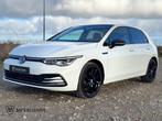 Volkswagen Golf 8 1.5 eTSI R-Line|Led|Blackstyle|Camera, Auto's, Stof, 4 cilinders, 150 pk, Wit