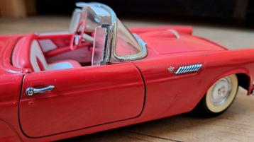 Thunderbird cabrio 1:18 model @Revell Cars beschikbaar voor biedingen