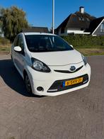 Toyota Aygo 1.0 12V Vvt-i 5DRS 2014 Wit, Auto's, Voorwielaandrijving, 4 stoelen, Origineel Nederlands, Handgeschakeld