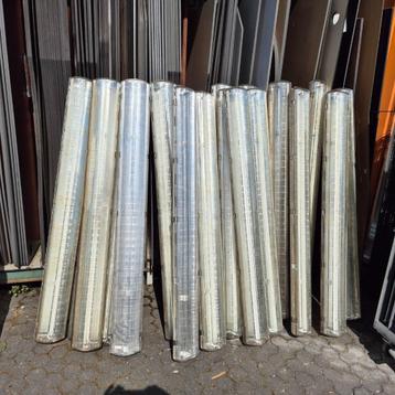 10 stuks spatwaterdichte TL armaturen 1x58 watt 150 cm lang beschikbaar voor biedingen