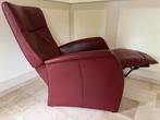 Comfortabele en verstelbare relaxfauteuil, Ophalen, Gebruikt, 100 tot 125 cm, Leer