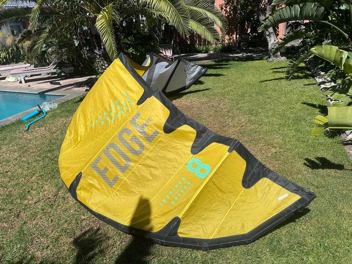 Ozone edge V11 8m en 9m + bar 50cm 23 lines, Watersport en Boten, Kitesurfen, Zo goed als nieuw, 9 m², Geen board, Ophalen of Verzenden