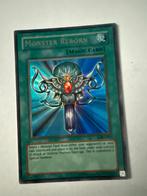 Monster Reborn - Yu-Gi-Oh! Kaart, Hobby en Vrije tijd, Ophalen of Verzenden, Gebruikt, Losse kaart, Foil
