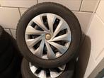 Volkswagen Seat Skoda 15 inch stalen velgen met winterbanden, Auto diversen, Wieldoppen, Ophalen of Verzenden, Gebruikt