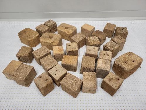 10kg Massief geperste houtblokken voor kachel of vuurkorf., Tuin en Terras, Haardhout, Blokken, Overige houtsoorten, Minder dan 3 m³