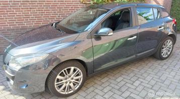 Renault Megane 1.4 TCE Celsium (Trekhaak/Navigatie/130PK) beschikbaar voor biedingen