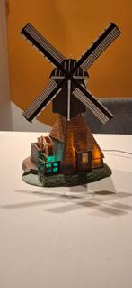 Kerstdorp molen 28cm met verlichting en draaiende wieken, Diversen, Kerst, Ophalen of Verzenden, Zo goed als nieuw