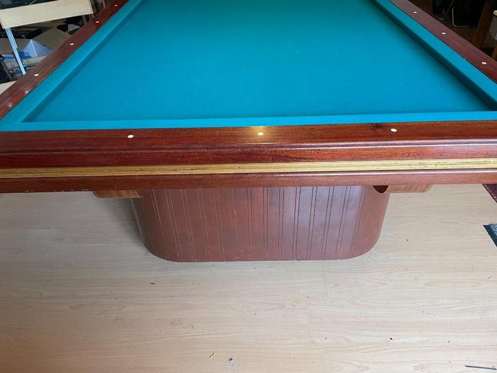 Kwalitatieve biljarttafel voor libre en 3 banden wedstrijden, Sport en Fitness, Biljarten en Poolen, Zo goed als nieuw, Biljarttafel