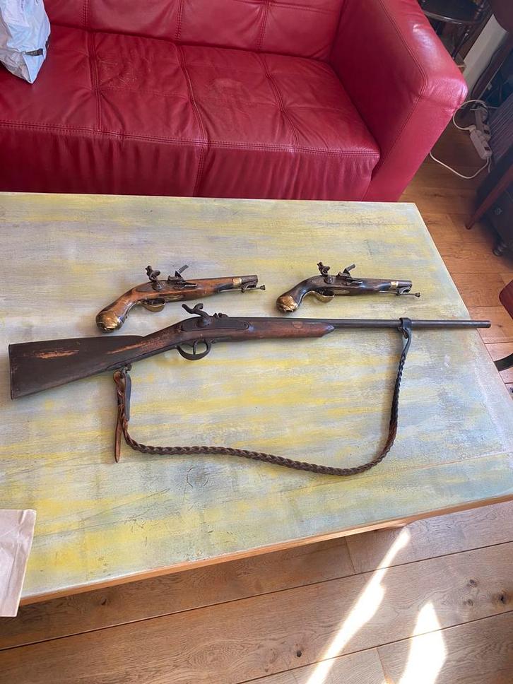 Set antieke spaanse pistolen met geweer.Periode Napoleon., Antiek en Kunst, Antiek | Koper en Brons, Ophalen