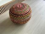 Poefje van gekleurd rotan, hoogte 33 cm zit doorsnee 45 cm, Huis en Inrichting, Ophalen, Zo goed als nieuw, Rond, Minder dan 50 cm
