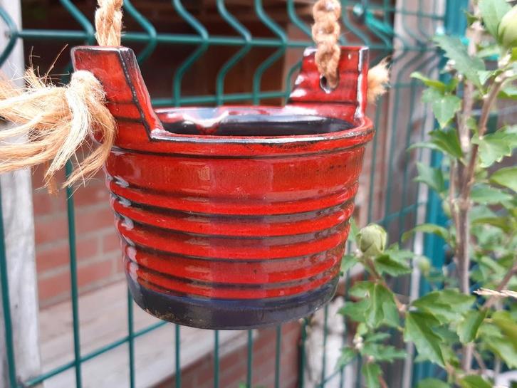 Vintage hang bloempot set 2 stuks rood, Tuin en Terras, Bloempotten, Aardewerk, Minder dan 40 cm, Minder dan 25 cm, Rond, Ophalen of Verzenden