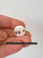 Speld met speelkaarten, porselein D2xH0.5cm, Ophalen of Verzenden, Nieuw, Speelkaart(en)