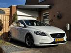 Volvo V40 1.6 D2 Momentum Business|Cruise|Navi|Bluet.|NAP, Auto's, Voorwielaandrijving, Euro 5, Stof, Gebruikt