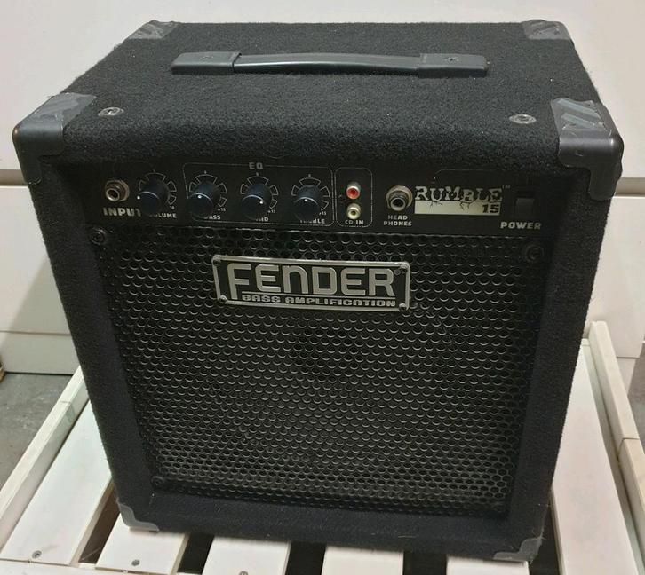Fender rumble 15 (bas) gitaarversterker, Muziek en Instrumenten, Versterkers | Bas en Gitaar, Gebruikt, Basgitaar, Ophalen of Verzenden