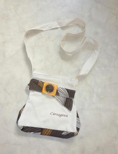 Crème schoudertasje, Kinderen en Baby's, Overige Kinderen en Baby's, Nieuw, Ophalen of Verzenden