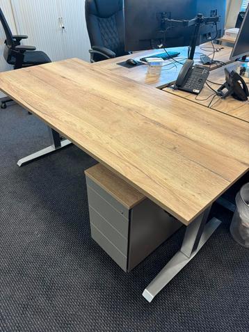 Bureau zit-sta 