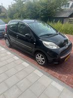 Peugeot 107 1.0 12V 5DR 2011 Zwart, Auto's, Peugeot, Voorwielaandrijving, 4 stoelen, Origineel Nederlands, Handgeschakeld