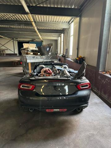 Fiat 124 Spider Cabrio Onderdelen Plaatwerk Kabelboom deur  beschikbaar voor biedingen