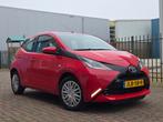Toyota Aygo 1.0 VVT-i x-play Airco-Cruise-Carplay-Led-Camera, Voorwielaandrijving, Euro 5, Gebruikt, 4 stoelen