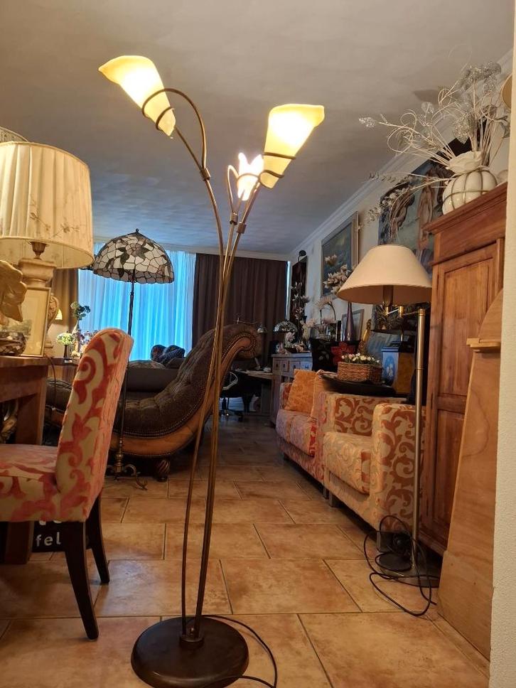 Grote vloerlamp 3 lichtpunten met glazen kelken, Huis en Inrichting, Lampen | Vloerlampen, Gebruikt, 150 tot 200 cm, Glas, Metaal