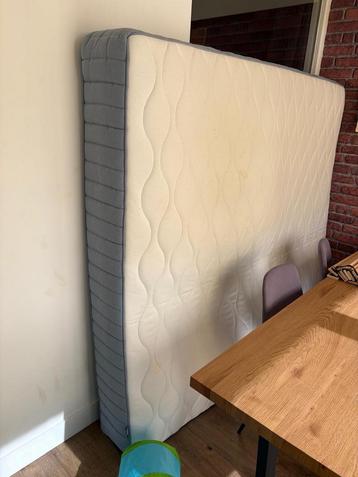 IKEA Matras 180x200 cm, 40 cm dik beschikbaar voor biedingen