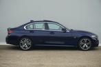 BMW 3 Serie Sedan 320e High Executive M Sportpakket 19'' / S, Gebruikt, 4 cilinders, Blauw, 1740 kg