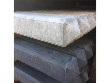 Hout beton schutting palen en onderplaten mega actie! beschikbaar voor biedingen
