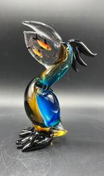 Pelikaan van glas met vissen in zijn bek., Ophalen of Verzenden