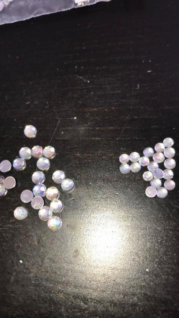 Witte Strass Steentjes 3/4mm AB Glans per 100st in zakje beschikbaar voor biedingen