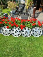 Volvo wieldoppen 4 stuks, Auto diversen, Wieldoppen, Ophalen, Zo goed als nieuw