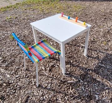 Ikea speeltafel stoel en kapstok beschikbaar voor biedingen