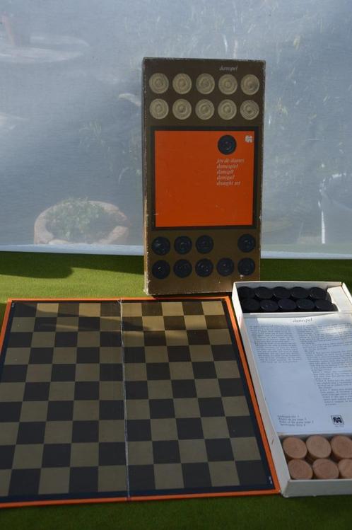 Vintage damspel met dambord van Jumbo jaren 70, Hobby en Vrije tijd, Gezelschapsspellen | Bordspellen, Gebruikt, Een of twee spelers