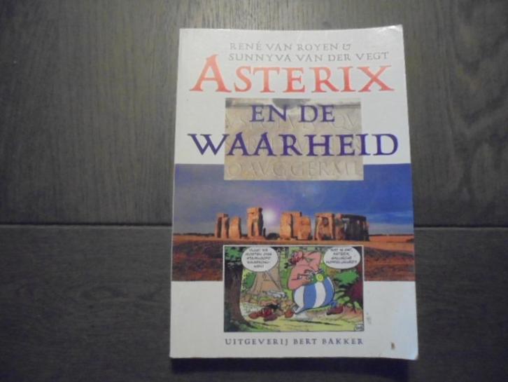 Asterix en de Waarheid (vouw voorzijde), Boeken, Stripboeken, Gelezen, Eén stripboek, Ophalen of Verzenden