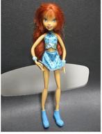2004 BARBIE/WINX RAINBOW met kleding+schoentjes, Verzamelen, Poppen, Ophalen of Verzenden, Zo goed als nieuw, Kleertjes