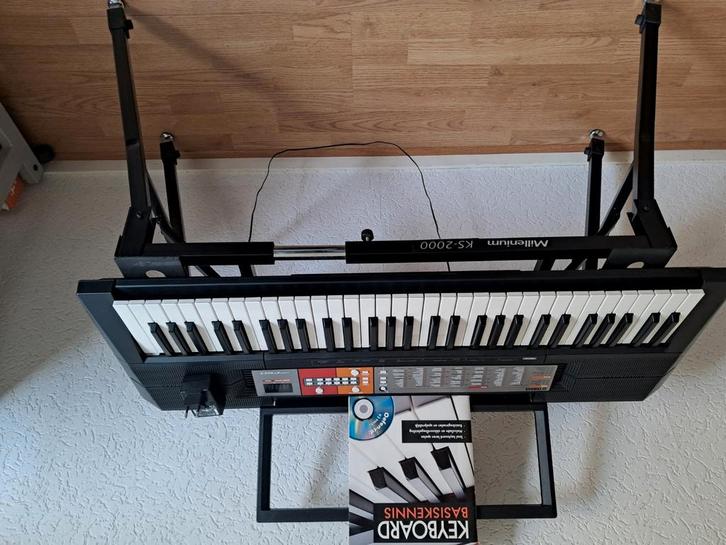 Yamaha Keyboard,practisch niet gebruikt op zeer stabiele sta, Muziek en Instrumenten, Keyboards, Zo goed als nieuw, 61 toetsen