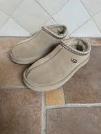 UGG Pantoffels - Maat 40, Ophalen of Verzenden, Zo goed als nieuw, Beige, Pantoffels of Sloffen