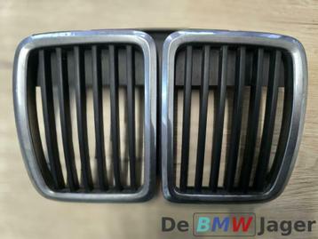Grill midden zwart chroom BMW 3-serie E30 51131884350 beschikbaar voor biedingen