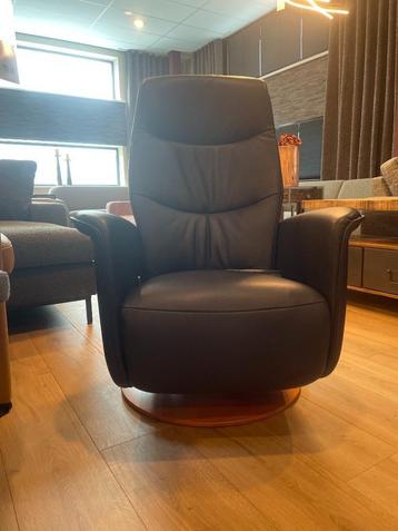 Relaxfauteuil maat S Leer SHOWROOM MODEL  beschikbaar voor biedingen