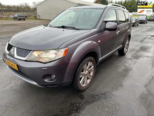 Mitsubishi Outlander 2.4 Instyle7PERSON 4X4 AUTOMAAT NAVI, Auto's, Mitsubishi, Bedrijf, Te koop, Outlander, 4x4, ABS, Airbags
