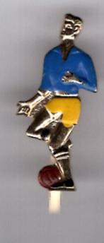 Voetballer koperkleurig speldje ( Y_033a ), Verzenden, Zo goed als nieuw, Sport, Speldje of Pin