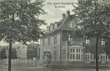 (701-046-017) Dordrecht Villa Brand Oranjepark beschikbaar voor biedingen