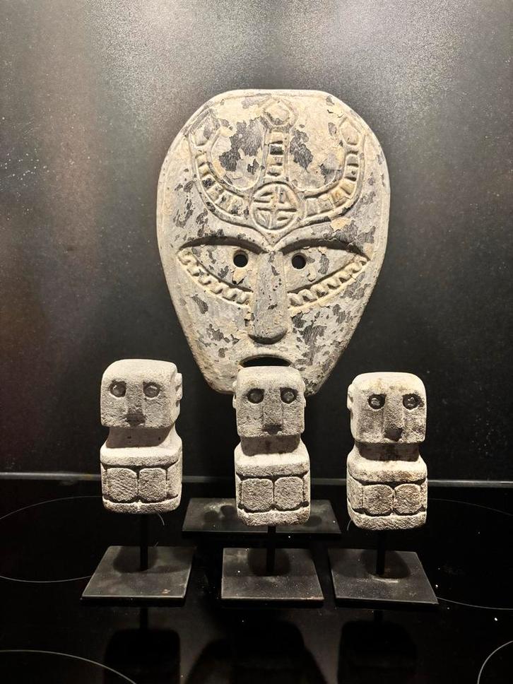 Indiase beeldjes op statief & masker, Antiek en Kunst, Kunst | Beelden en Houtsnijwerken, Ophalen of Verzenden