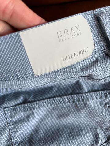 Brax 2x zomerpantalon 36/34 licht blauw en beige z.g.a.n beschikbaar voor biedingen