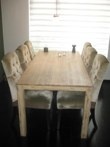 Eetkamertafel beschikbaar voor biedingen